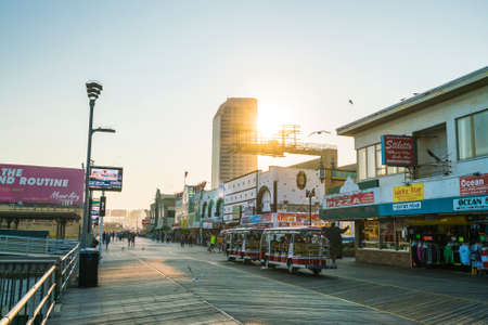 Atlantic city,new jersey,usa. 09-04-17: Atlantic City Boardwalk at sunset.のeditorial素材