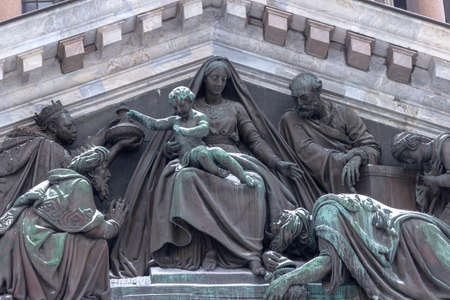 St. Petersburg, Russia - February, 21, 2021: Bronze statues on the building of St. Isaac's Cathedral in St. Petersburg in winter.のeditorial素材