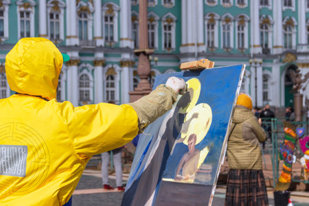 St. Petersburg, Russia - September, 05,2021: Street artists on Dvovtsovaya square in St. Petersburg.のeditorial素材