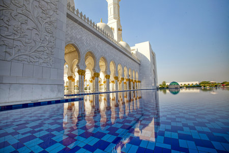 Views from around the Sheikh Zayed Grand Mosque in Abu Dhabiのeditorial素材