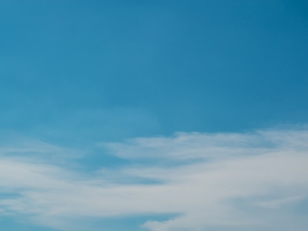 A white clound on the blue sky