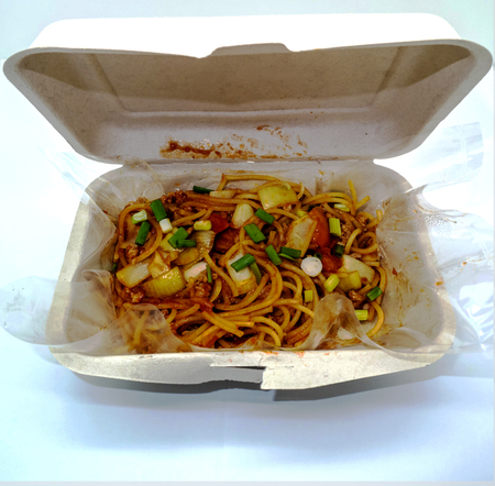 Spaghetti with Tomato Sauce in a Bagasse Box made from 100% plant fiber, made from 100% biodegradable and 
compostable. bagasse which is plant material after extraction of juice from 
sugarcane. Microwave and freezer safe, good for both hot and cold item,の写真素材