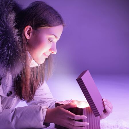 girl open gift boxの写真素材