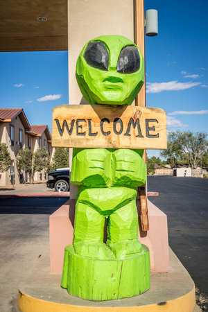 Roswell, NM, USA - April 21, 2018: A welcoming signboard at the entry point of the townのeditorial素材