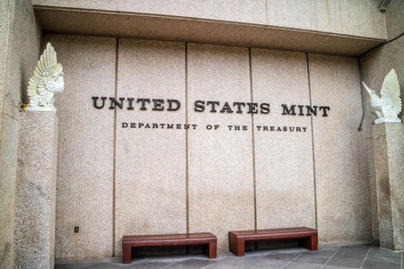 Pennsylvania, PA, USA - Sept 22, 2018: A welcoming sign at the entry point of United States Mintのeditorial素材
