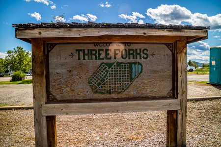 Three Forks, MT, USA - June 5, 2019: A welcoming signboard at the entry point of preserve parkのeditorial素材
