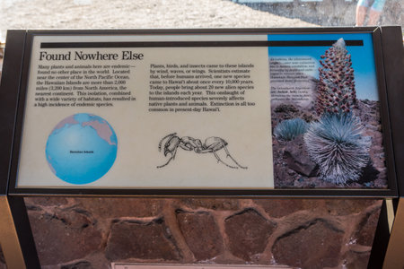 Maui, HI, USA - August 24, 2019: The Found Nowhere Else signage postのeditorial素材