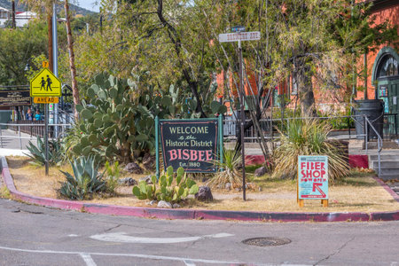 Bisbee, AZ, USA - November 17, 2019: A welcoming signboard at the entry point of the cityのeditorial素材