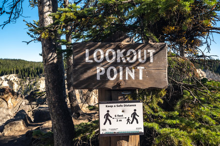 Yellowstone NP, WY, USA - August 15, 2020: The Lookout Pointのeditorial素材