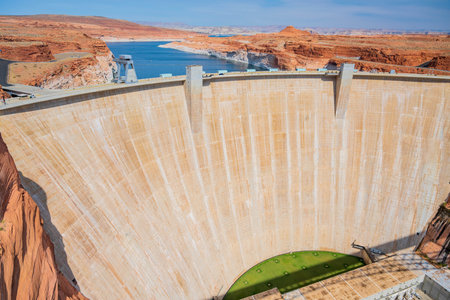 Glen Canyon NR, AZ, USA - Sept 26, 2020: The Glen Canyon Damのeditorial素材