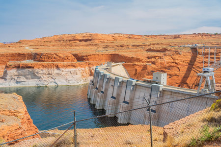 Glen Canyon NR, AZ, USA - Sept 26, 2020: The Glen Canyon Damのeditorial素材