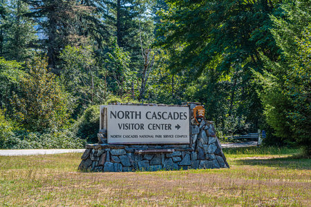 North Cascades NP, WA, USA - August 18, 2021: A welcoming signboard at the entry point of preserve parkのeditorial素材