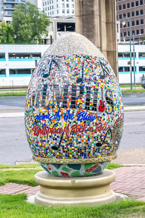 Memphis, TN, USA - Aug 28, 2022: A welcoming signboard at the entry point of the cityのeditorial素材