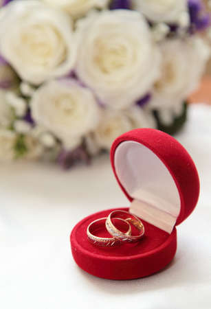 wedding rings in a boxの写真素材