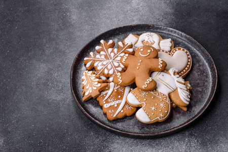 christmas gingerbread. Delicious gingerbread cookies with honey, ginger and cinnamon. winter compositionの写真素材