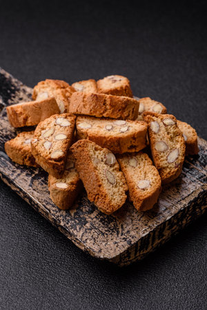 Italian cantuccini cookies with almonds, a sweet biscuit dessert. Cantuccini cookies as a food backdrop for your designの写真素材