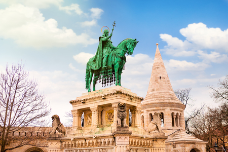 Statue and monument to Saint Ishtvan in Budapestの写真素材
