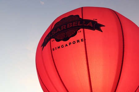red ballon shape illumination lightのeditorial素材