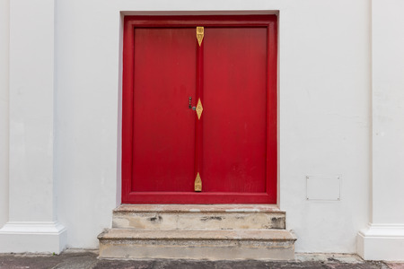 Temple door at Wat Pho temple bangkok Thailandの写真素材