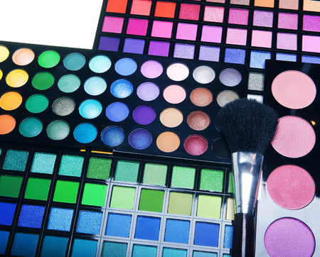 multicolored eye shadows with cosmetics brush\r\rの写真素材