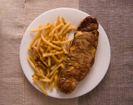 Do it yourself - Steak and fries with cheese cook at home