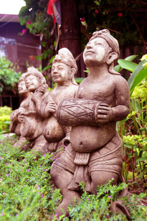 statue indigenous person stoneの写真素材