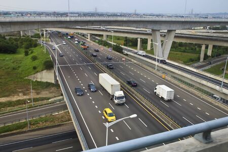 The system of freeway and Cars at Taiwanのeditorial素材