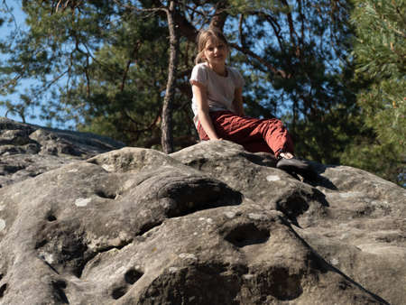 Climbing in Larchant, Fontainebleau, Franceのeditorial素材