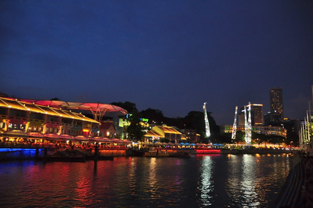 Colorful light building at night in Clarke Quay, Singapore Clarke Quay, is a historical riverside quay in Singapore, located within the Singapore River Area.のeditorial素材