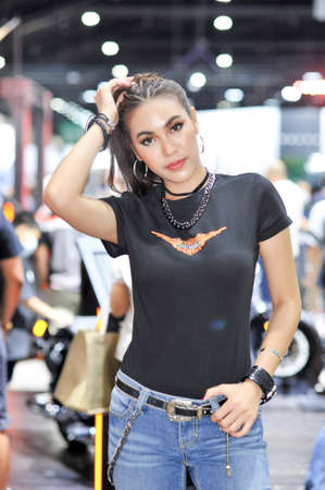 BANGKOK-april 3 pretty at The42th Bangkok International Motor Show 2021 on april 3, 2021 in Bangkok, Thailandのeditorial素材