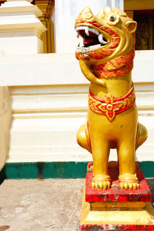 statuary lionの写真素材