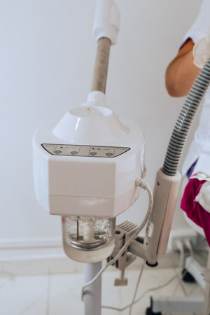 Photo water vapor tool to expand the pores in facial cleansing