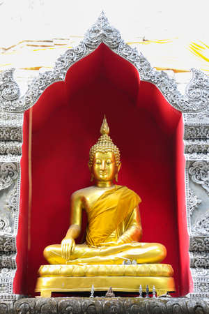 Golden Buddhas Image in a Buddhist temple at thailand の写真素材