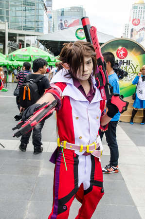 BANGKOK - MAY 25 : An unidentified Japanese anime cosplay pose in Oishi World Cosplay Fantastic 7 on May 25, 2013 at Central World, Bangkok, Thailand.のeditorial素材