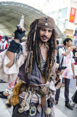 BANGKOK - SEPTEMBER 1  An unidentified man poses as Jack Sparrow from Pirates of the Caribbean movie meet at Japan Festa in Bangkok 2013 on September 1, 2013 at Central World, Bangkok, Thailandのeditorial素材
