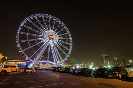 BANGKOK, THAILAND - MARCH 30,2016 : Ferris wheel at Asiatique the riverfront in the night on MARCH 30,2016 in bangkok. Here is the night market in bangkok - thailand.のeditorial素材