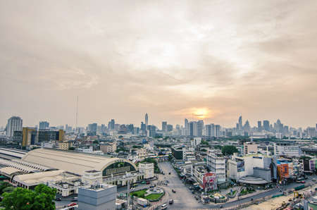 Bangkok, Thailand - May 22, 2017 : Sunshine morning time of Bangkok city. HualampongThe railway central station in Bangkok during sunrise, on May 22, 2017.のeditorial素材