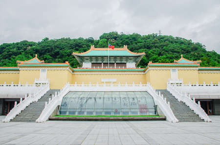 Beautiful architecture building exterior of landmark of taipei gugong 
national palace museum for travel in taipei, taiwanのeditorial素材