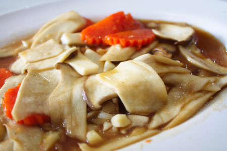 Fried mushrooms with oyster sauce  