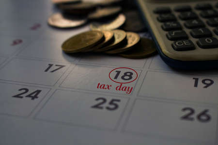 calendar of tax day on 18 april 2017,deadline note tax day wording on calendar.の写真素材