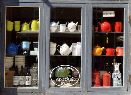 front window of a store Dinnerwareのeditorial素材