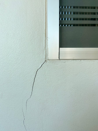 Cracked concrete building broken wallの写真素材