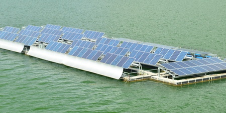 Solar panels on the water.の写真素材