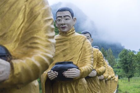 Many Buddha statue in Myanmar templeの写真素材