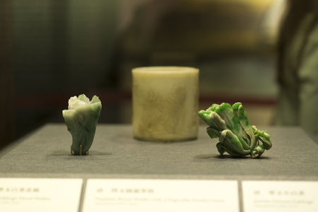 TAIPEI, TAIWAN - November 24 : Antiques are displayed in Taipei's National Palace Museum on November 24, 2016 in Taipei, Taiwan, Asia.のeditorial素材