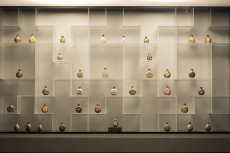 TAIPEI, TAIWAN - December 14 : Antiques are displayed in Taipei's National Palace Museum on December 14, 2016 in Taipei, Taiwan, Asia.のeditorial素材