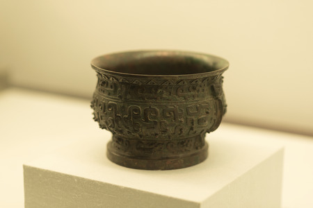 TAIPEI, TAIWAN - December 14 : Antiques are displayed in Taipei's National Palace Museum on December 14, 2016 in Taipei, Taiwan, Asia.のeditorial素材