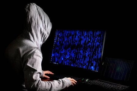 Women hacker breaks into government data servers and Infects Their System with a Virus at his...