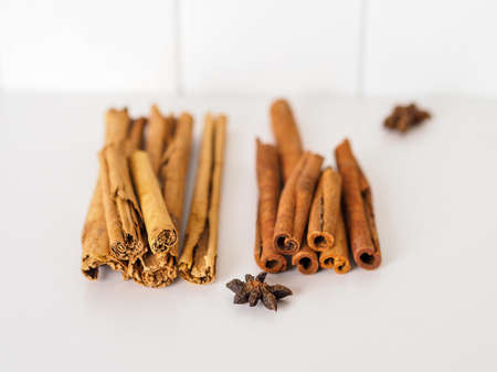 Chinese cassia and ceylon cinnamon bark sticks.の写真素材