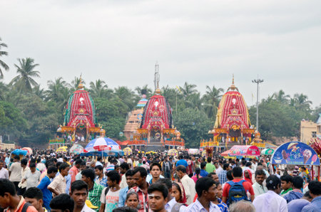 three chariot standing in fornt of gundicha temple puri odisha during rathayatra festival.のeditorial素材
